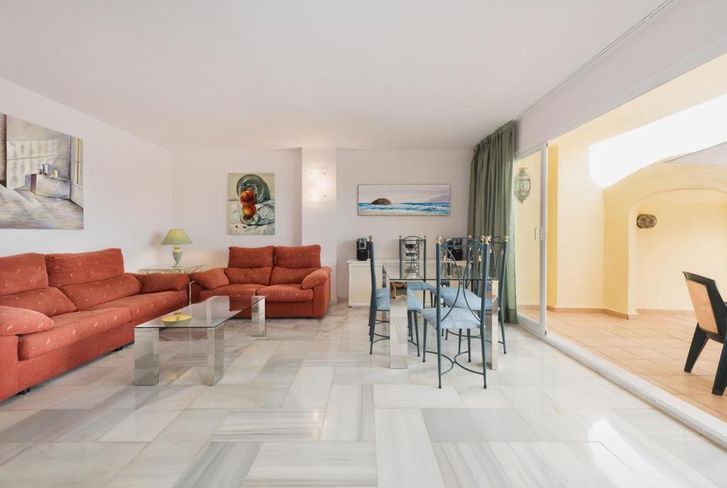 בנאלמדנה Apartamento En Puerto Marina B32 מראה חיצוני תמונה
