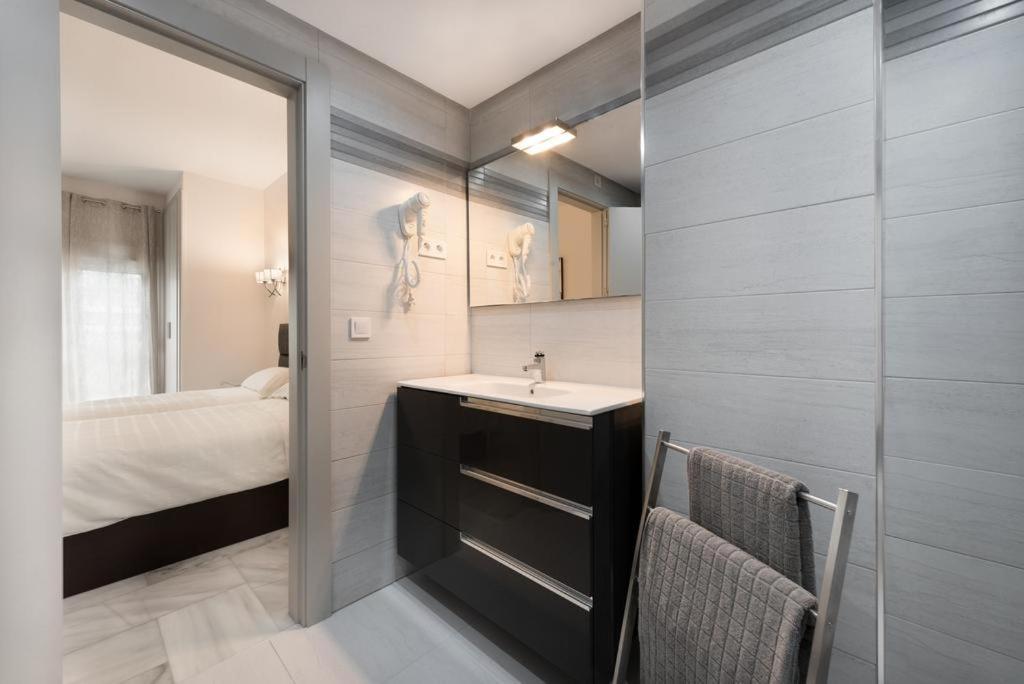 בנאלמדנה Apartamento En Puerto Marina B32 מראה חיצוני תמונה