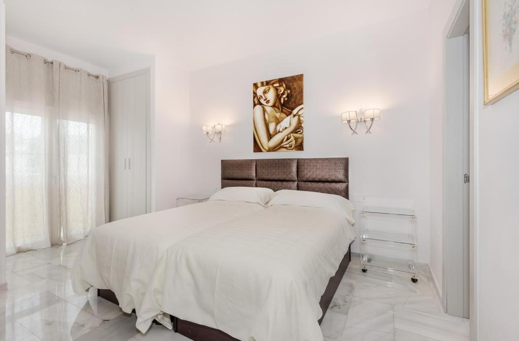 בנאלמדנה Apartamento En Puerto Marina B32 מראה חיצוני תמונה